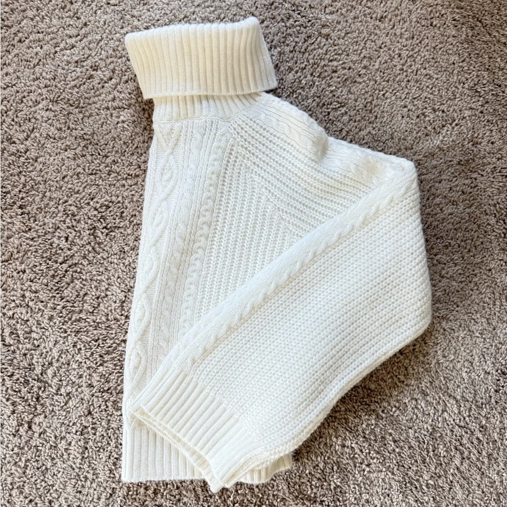 H&M Cream Cable Knit Turtleneck Sweater NWT - Picture 7 of 7